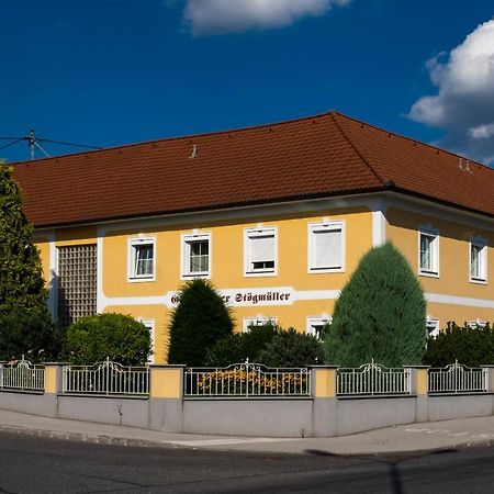 Gaestehaus Stoegmueller Asten Exterior foto