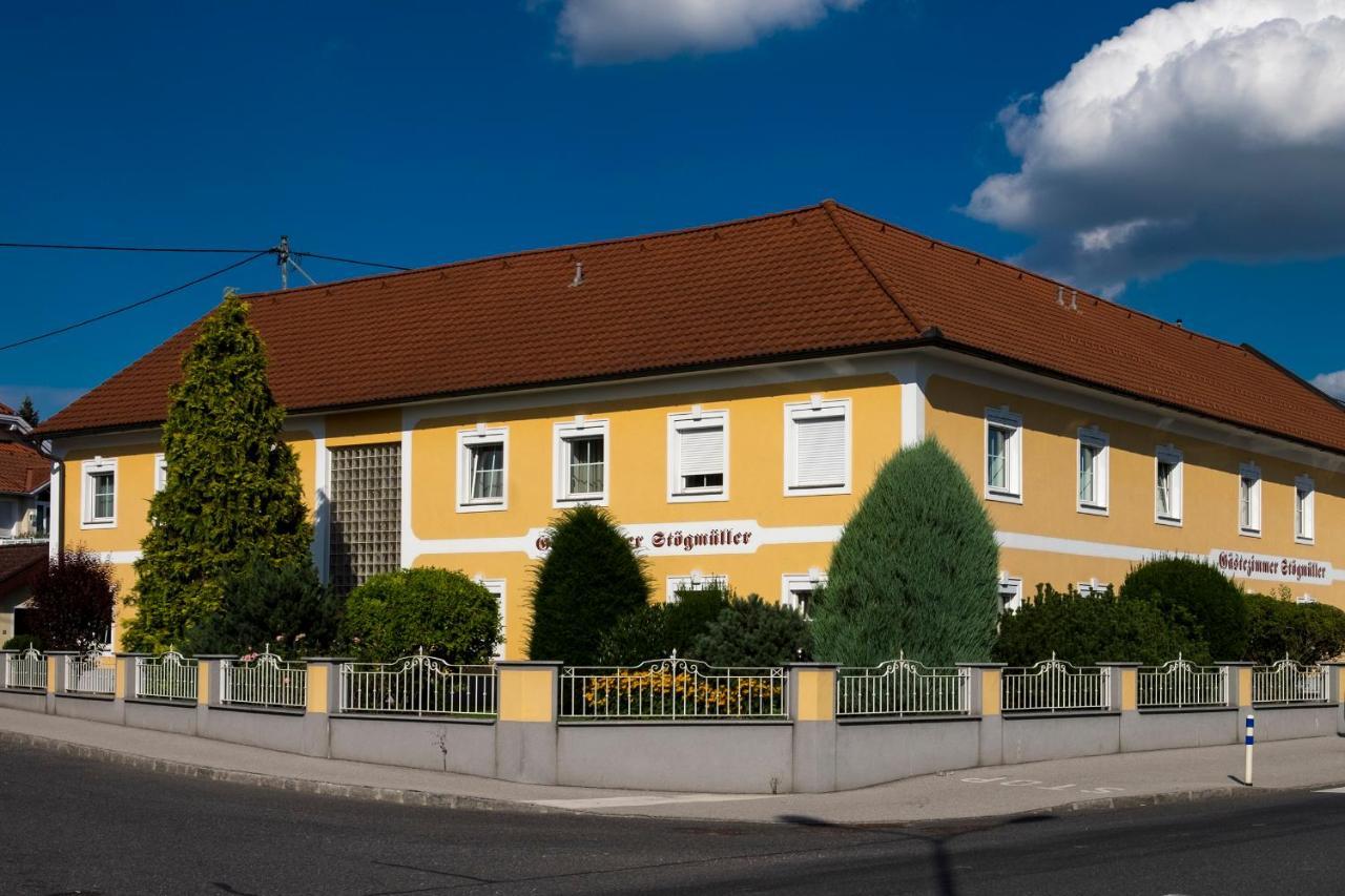 Gaestehaus Stoegmueller Asten Exterior foto